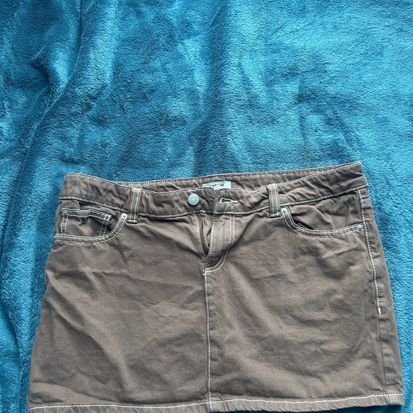 Garage skirt in brown size L - Picture 2 of 3